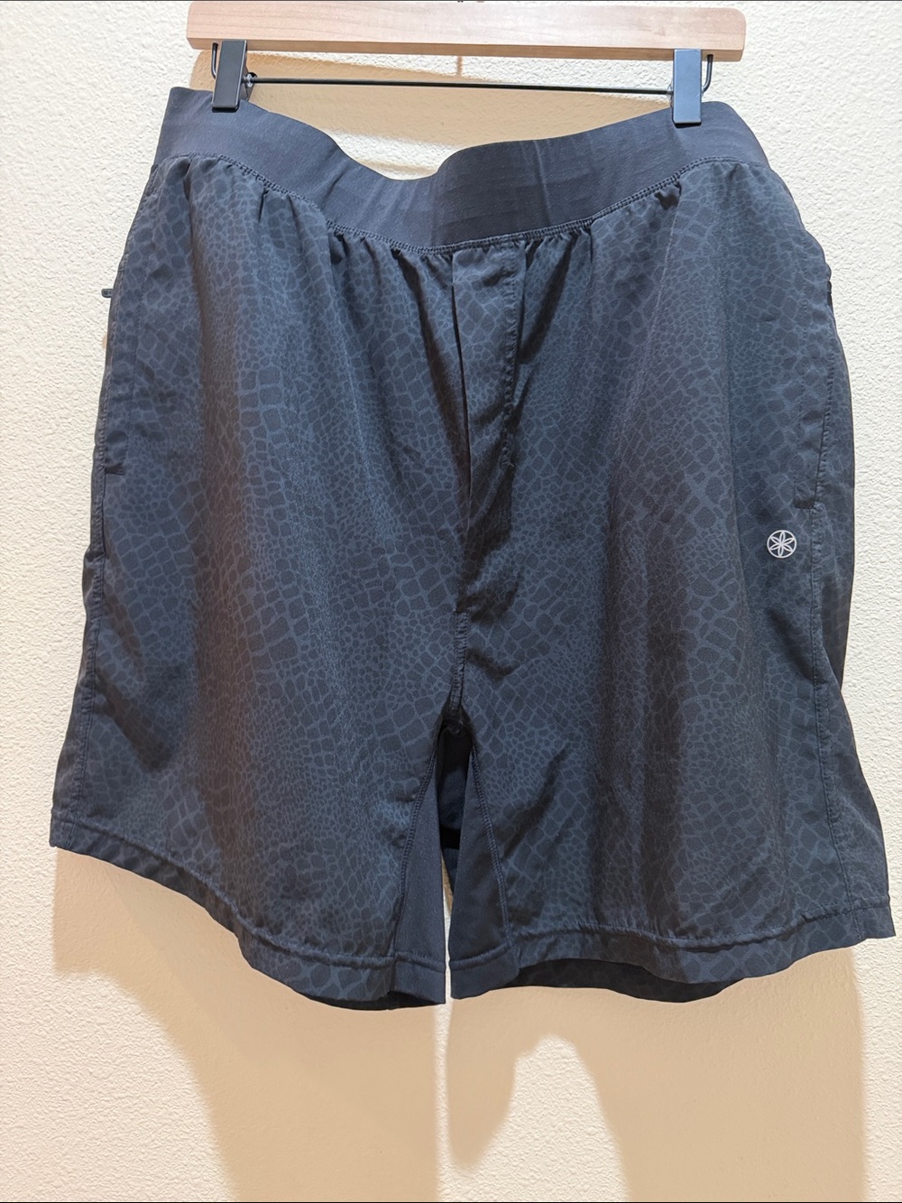 GAIAM Men's Black Athletic Shorts with Tie Strings Size XL